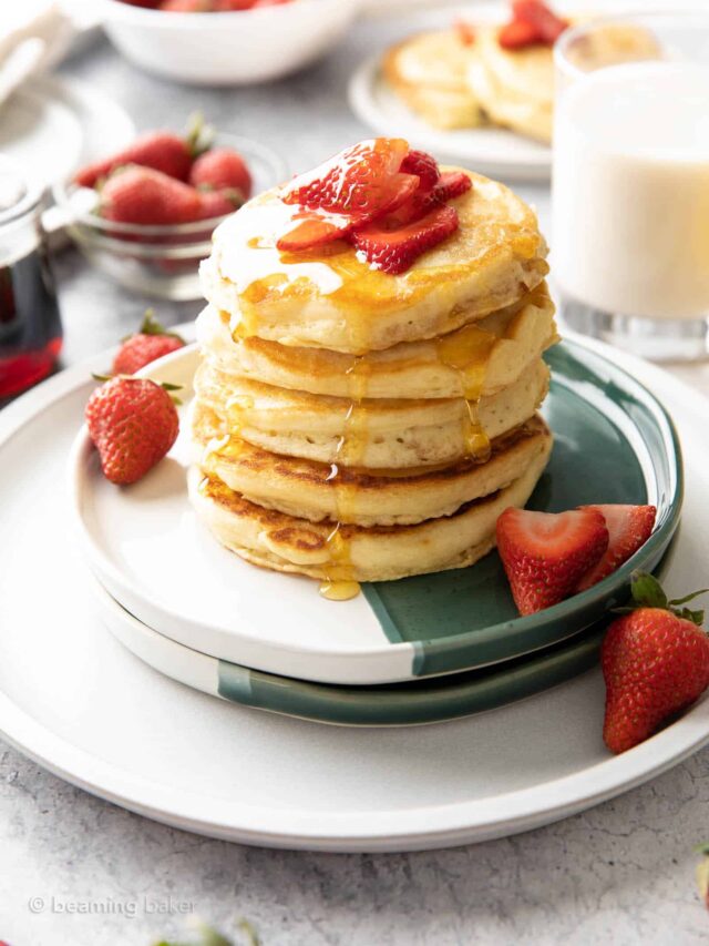 Easy-Strawberry-Pancakes-6