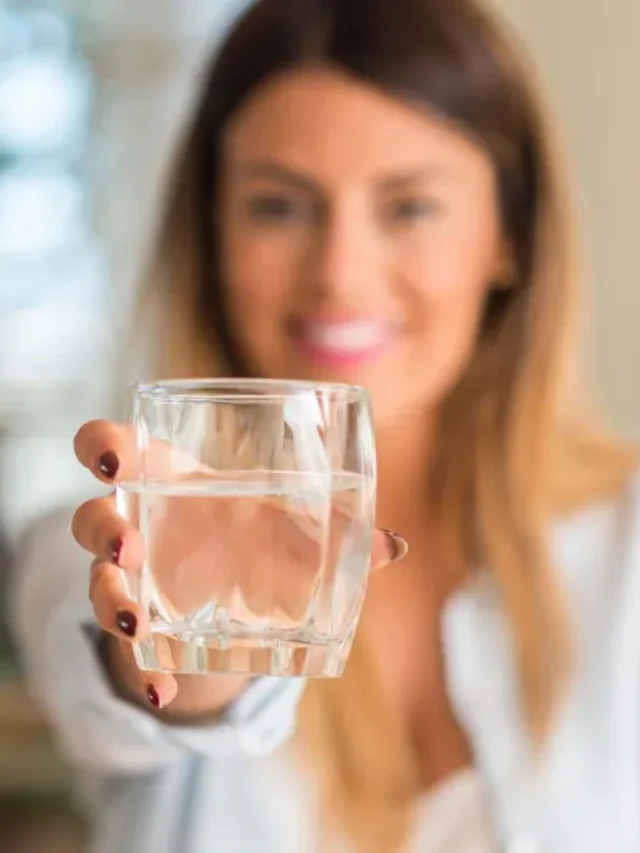 How-To-Drink-More-Water-at-Work-—-Tips-for-Maintaining-Proper-Hydration