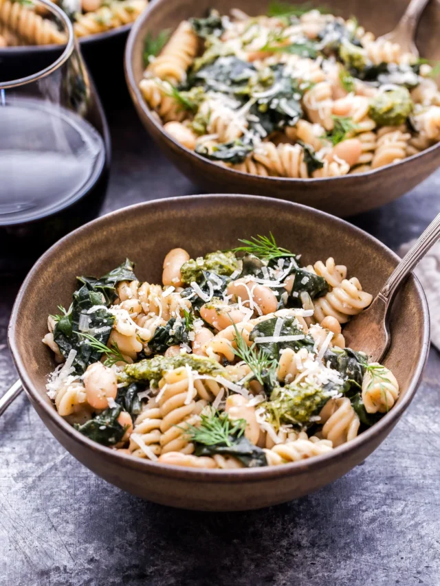 One-Pot-Creamy-Kale-White-Bean-Pesto-Pasta-Photo-scaled