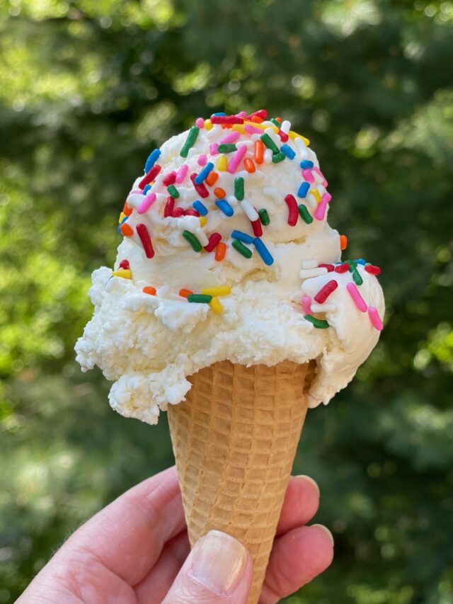 Vanilla-Ice-Cream-Cone-up-close-1200x1600