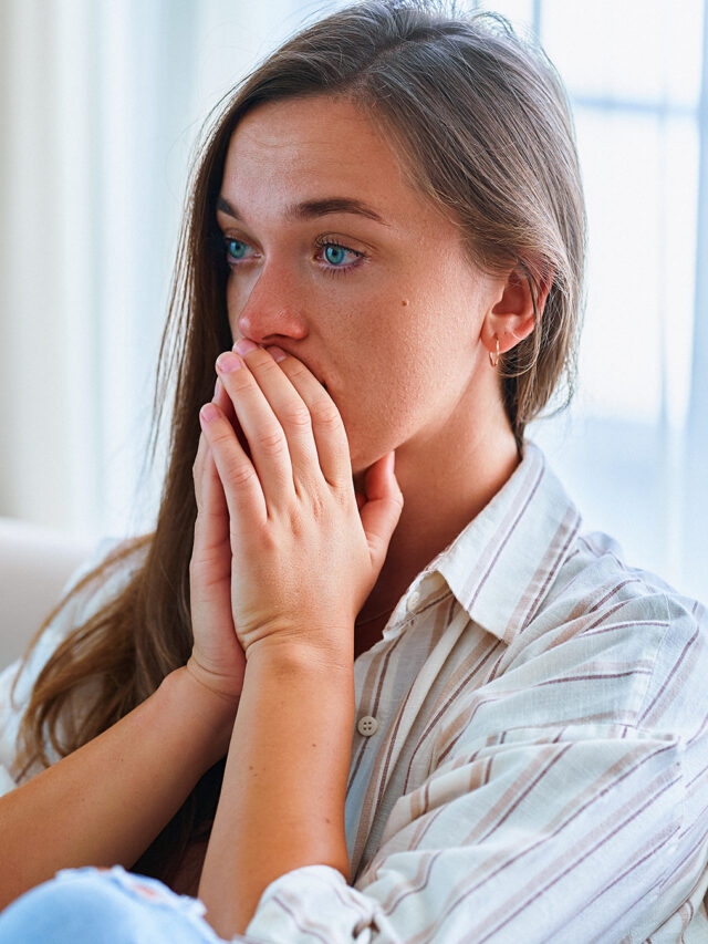 anxious_woman_alone_at_home_1542325475
