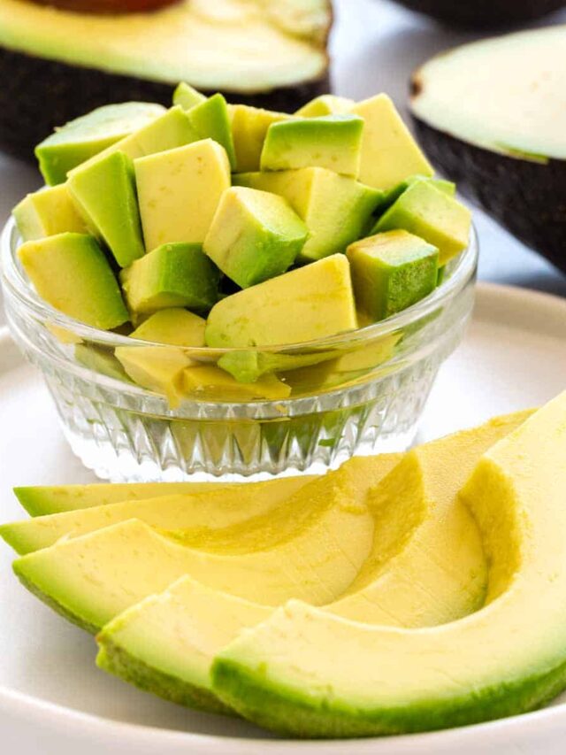 how-to-cut-an-avocado-12-1200